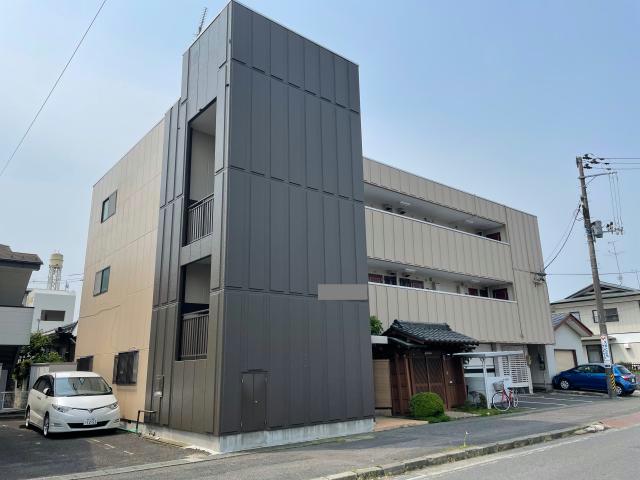 郡山市島のマンションの建物外観