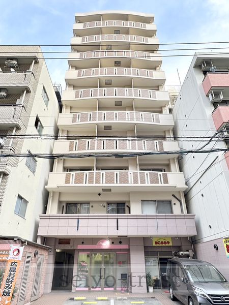 広島市中区十日市町のマンションの建物外観