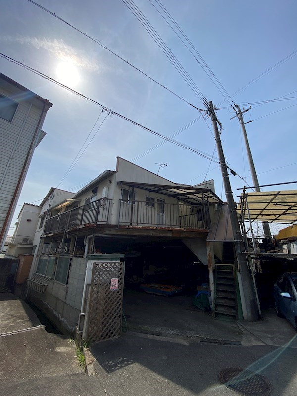 姫路市新在家本町のアパートの建物外観