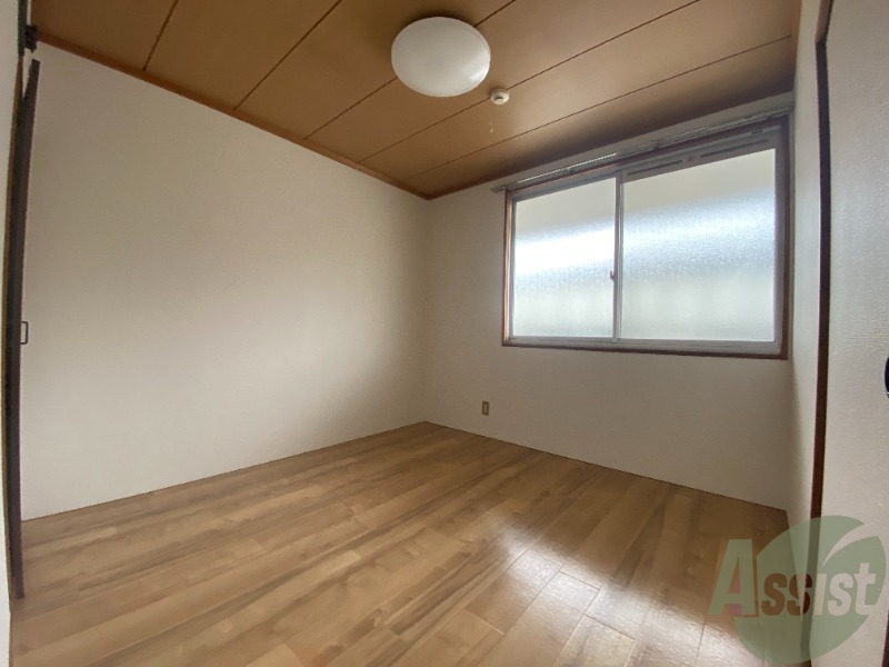 その他部屋・スペース　寝室は別に６帖の洋室がございます！どうでしょう？！