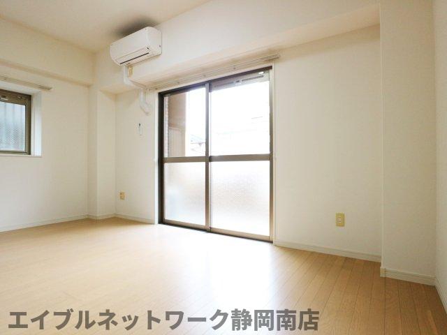 その他設備　広々とした洋室です