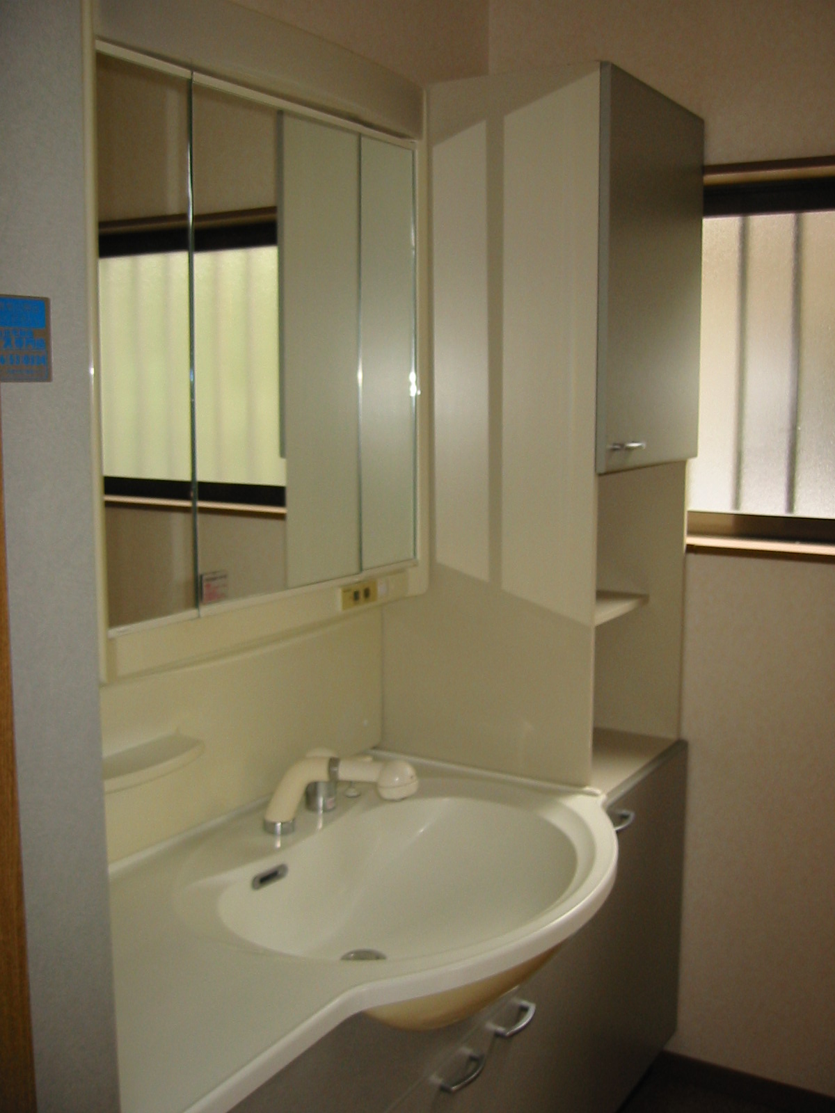 洗面設備　広々洗面台