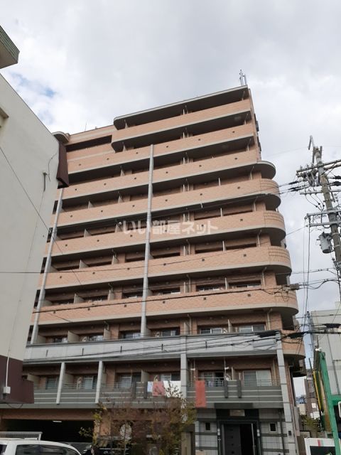 【藤井寺市春日丘のマンションの建物外観】