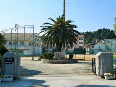 中学校　今治市立桜井中学校（中学校）まで1134m