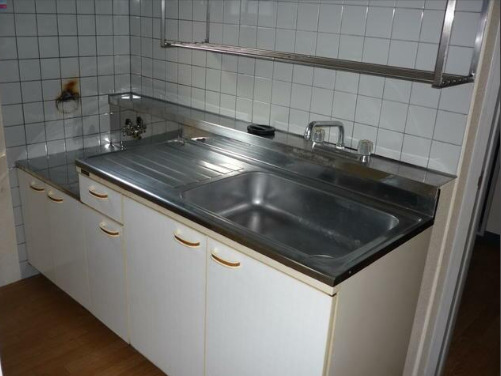 キッチン　コンパクトなキッチンで掃除もラクラク