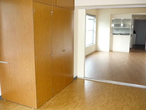 居室・リビング　ゆったり過ごせる居間です