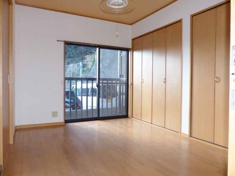 ハイツCHIHIROの居間写真