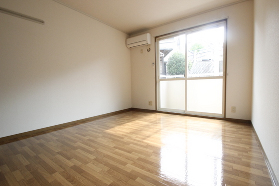 居室・リビング　※他の号室の写真です。