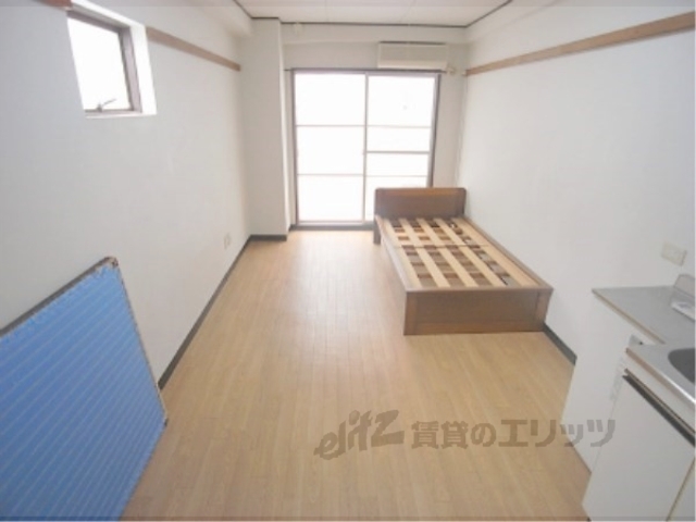 その他部屋・スペース　ベッドも広々しています。