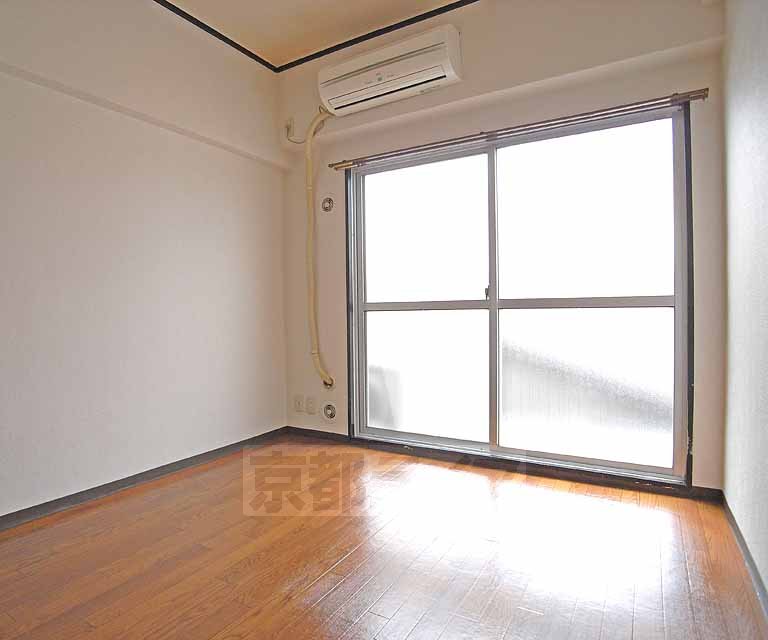 居室・リビング　日当たり良いです。