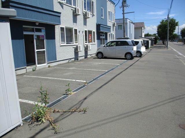 駐車場　駐車場