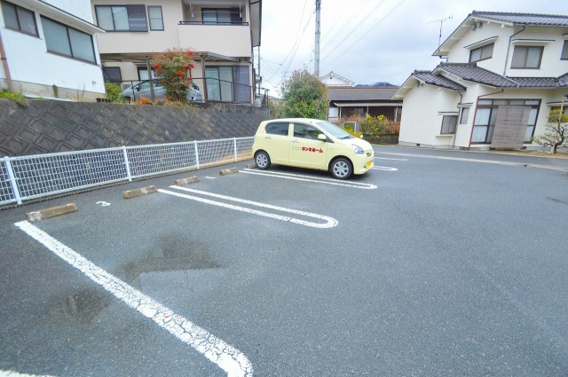 コンビニ　セブンイレブン呉市押込店（コンビニ）まで551m