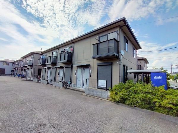 久喜市栗原のアパートの建物外観