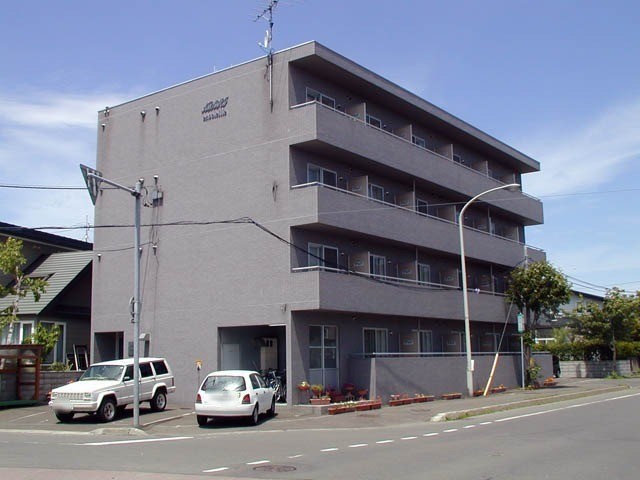 北広島市朝日町のマンションの建物外観