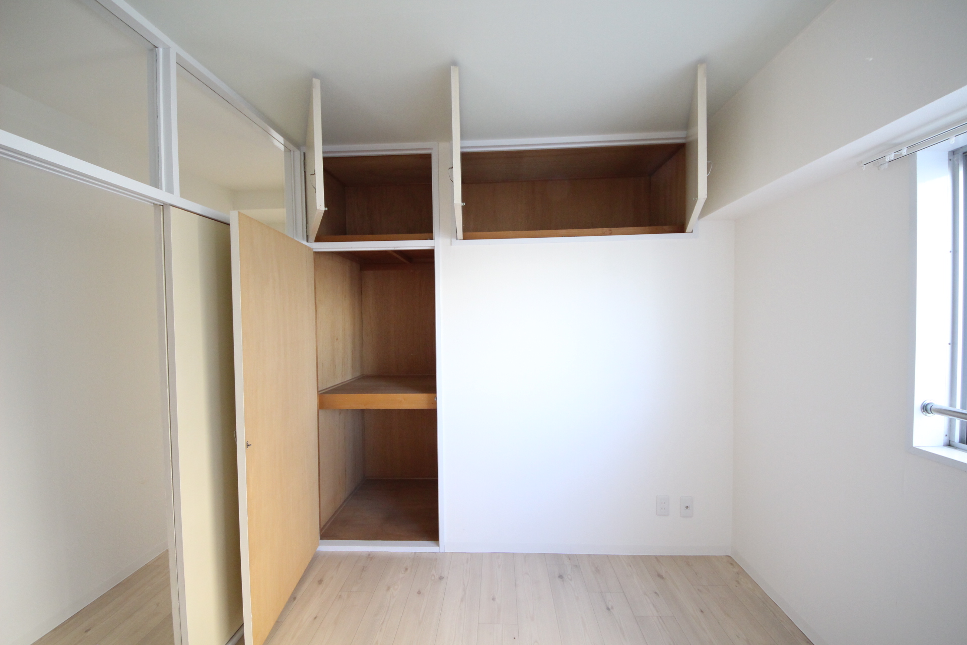 収納　北側洋室の収納