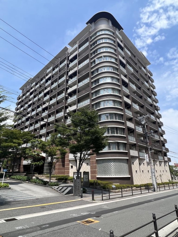 大阪市天王寺区筆ケ崎町のマンションの建物外観