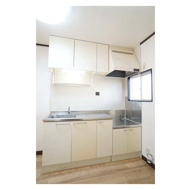 キッチン　窓があり換気のしやすい空間