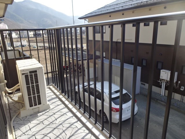 バルコニー　参考画像（201号室の写真です）