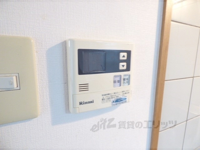 その他設備　給湯器リモコン