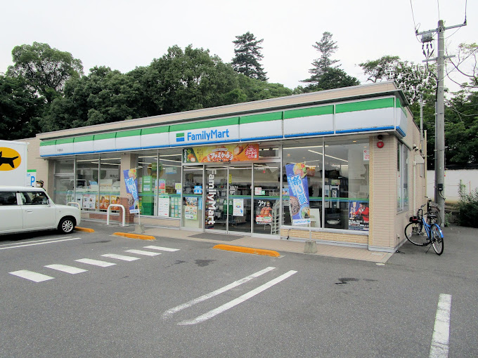 コンビニ　ファミリーマート 早島南店（コンビニ）まで697m