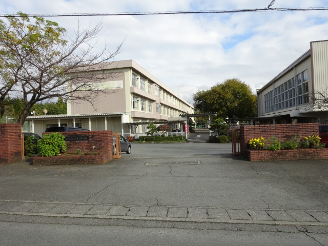 小学校　富士宮市立富士見小学校（小学校）まで1242m