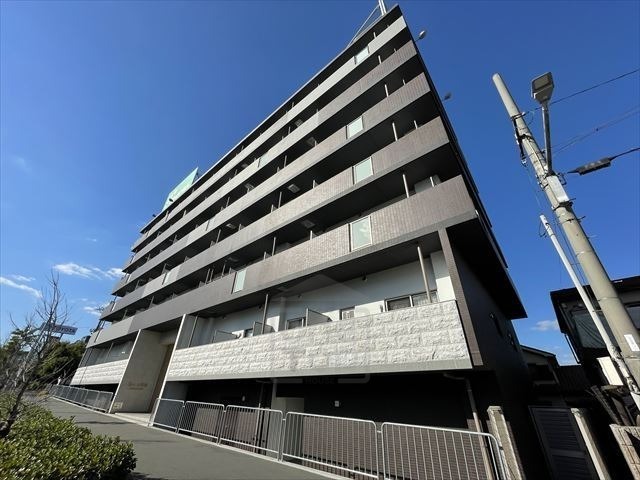 茨木市沢良宜浜のマンションの建物外観