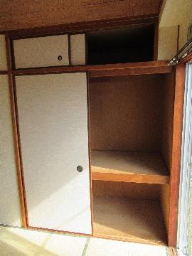 明香マンション　収納　押入