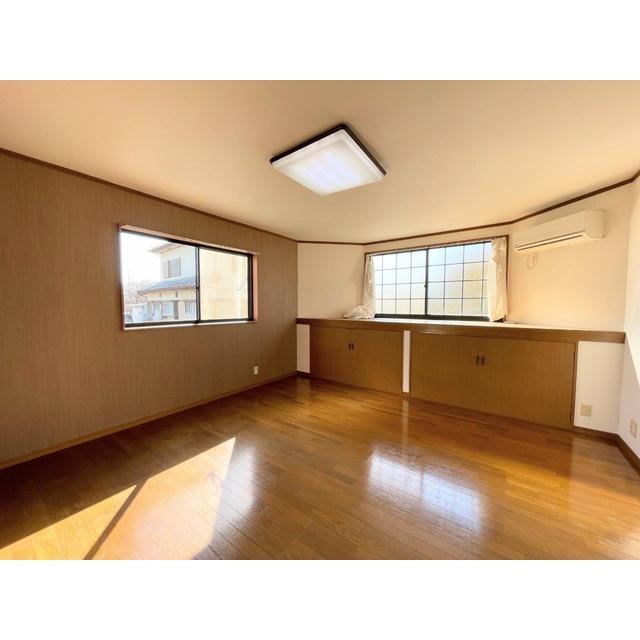 居室・リビング　角部屋で明るい間取り