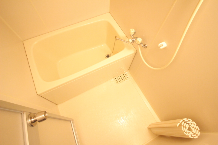 バス・シャワールーム　バスルームです。