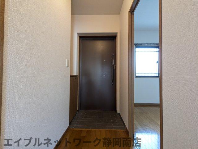 玄関　落ち着いた玄関です