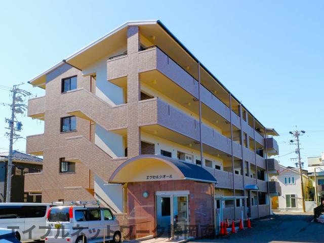 建物外観　外観は落ち着いています