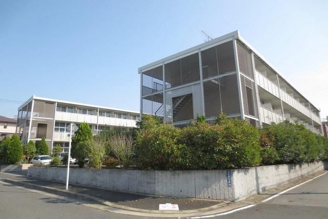 エントランス　仲介手数料無料の綺麗なアパートです。