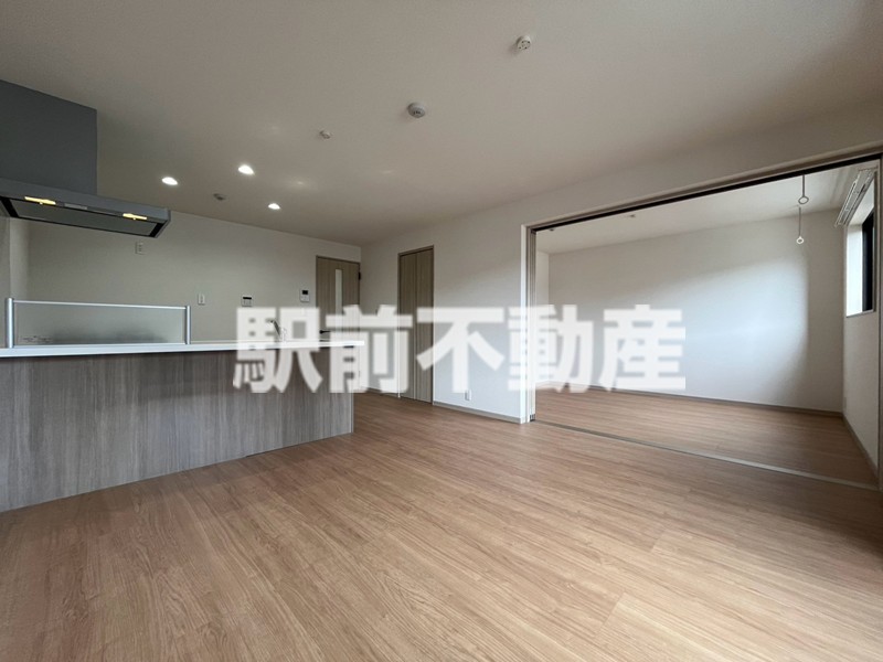 居室・リビング　※同物件別部屋の参考写真・現況優先