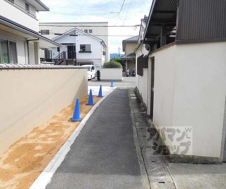 その他　前面道路です。