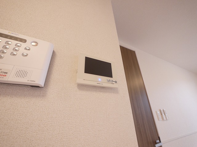 セキュリティ　モニター付きインターホーン