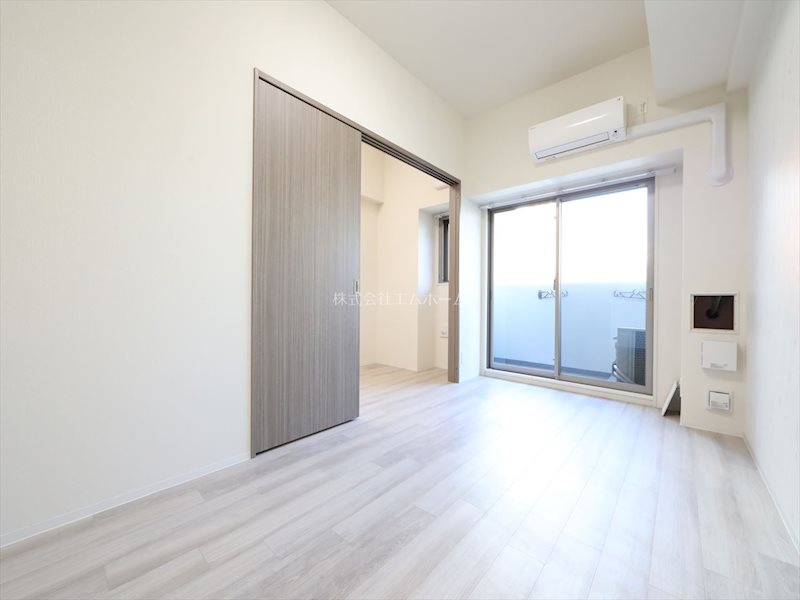 バルコニー　LDK9.6帖　エアコン付　カウンターキッチン