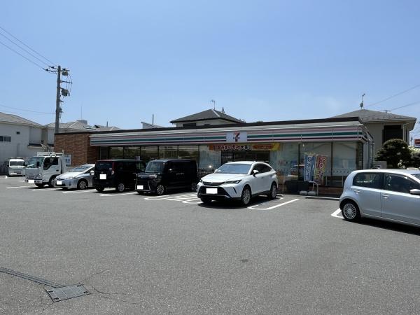 コンビニ　セブンイレブン茅ヶ崎小桜町店（コンビニ）まで200m