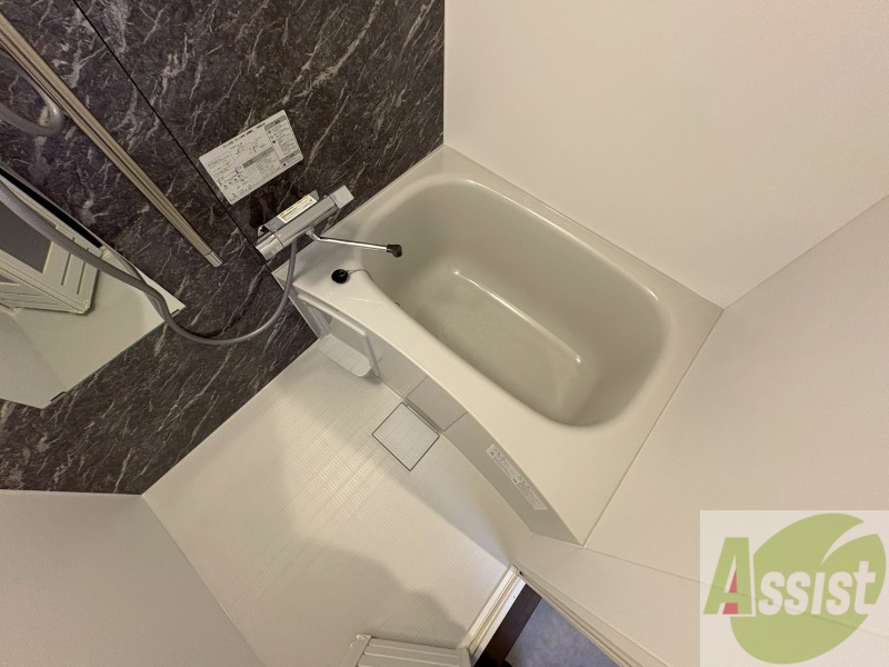 バス・シャワールーム　お風呂になります。一日の疲れを癒してくださいね。