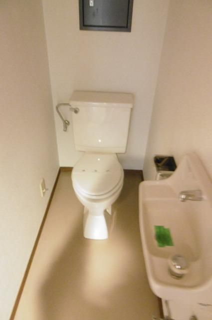 トイレ　同施工