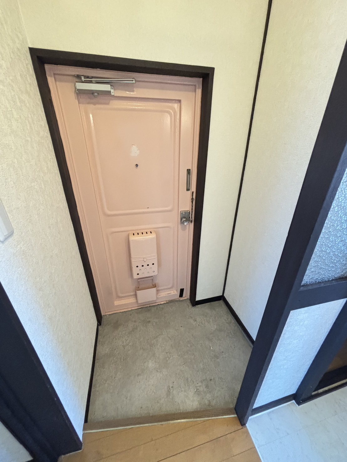 神陵台東住宅46号棟の玄関写真
