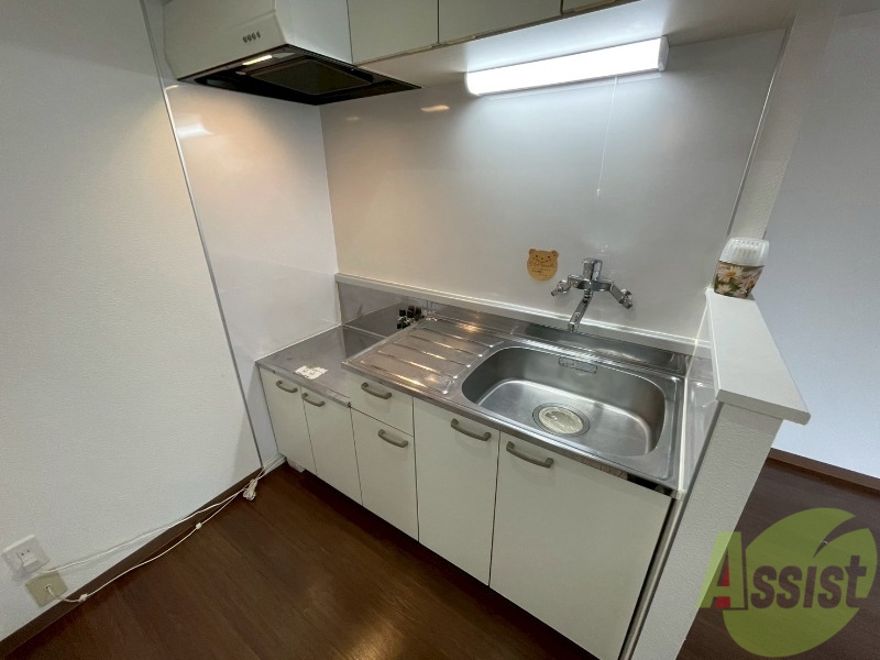 キッチン　キッチンです。一人暮らしなら十分な大きさですね。