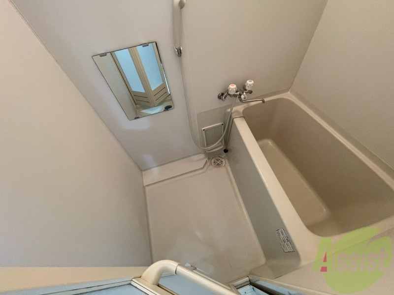 バス・シャワールーム　お風呂になります。一日の疲れを癒してくださいね。