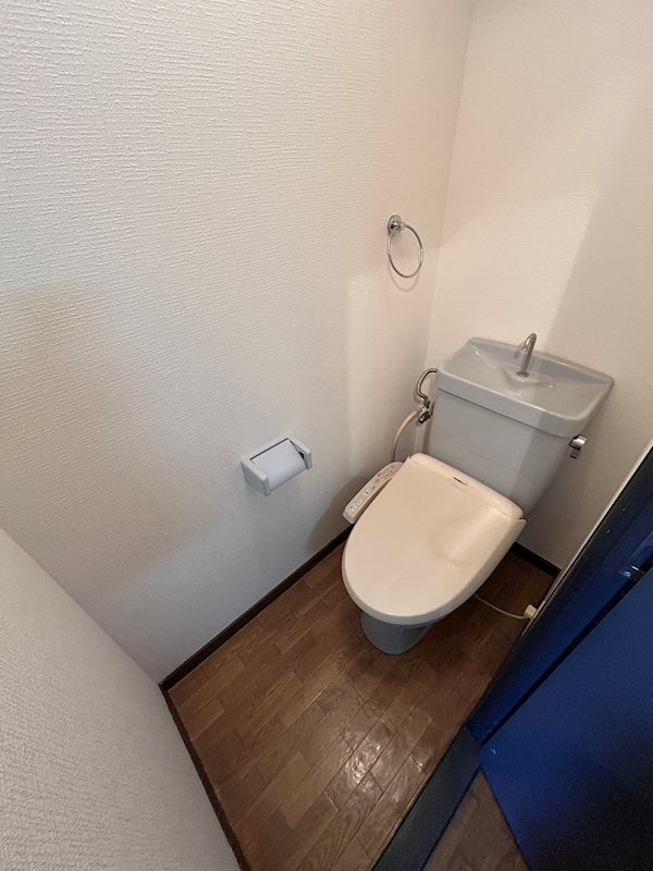 トイレ　写真と異なる場合は現況優先。
