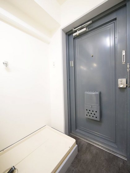 玄関　※別号室の写真です