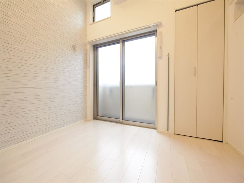 バルコニー　洋室6帖　ロフト5.4帖（収納にも寝室にも使えます）