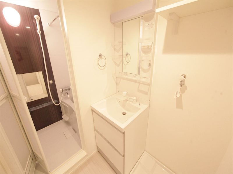 洗面設備　脱衣所　独立洗面台（シャンプードレッサー付）