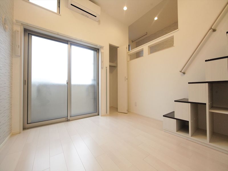 居室・リビング　洋室6帖　ロフト5.4帖（収納にも寝室にも使えます）