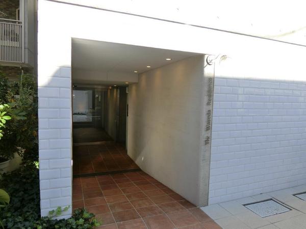 エントランス　オートロック付きのエントランス