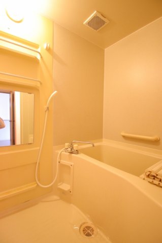 バス・シャワールーム　お風呂です
