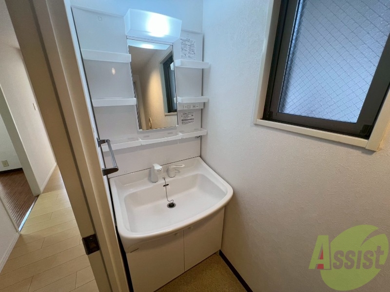 洗面設備　シャンプードレッサーなので身支度しやすそうですね。